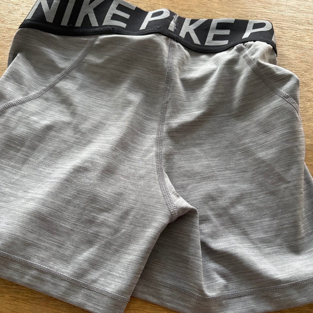Nike pro